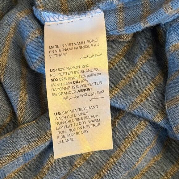 Chico’s Zenergy Blue Striped Ribbed Sleeveless Tank Top Medium - Picture 4 of 4